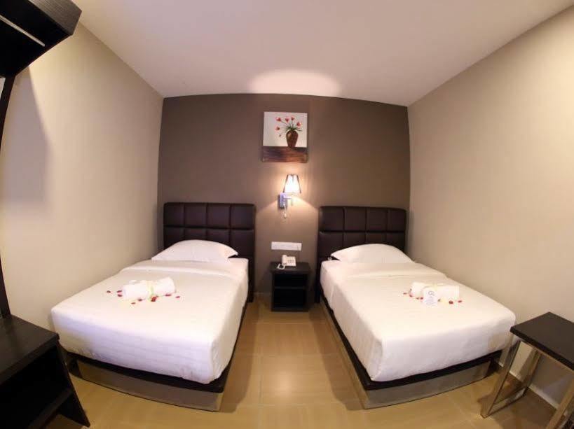 Gl Hotel Kluang Extérieur photo